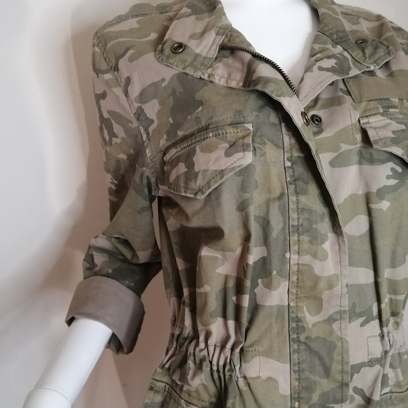 Treasure & Bond M - Picture 4 of 9